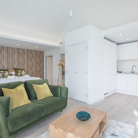 Luxurious City Centre Apartment With Balcony 캠브리지 외부 사진